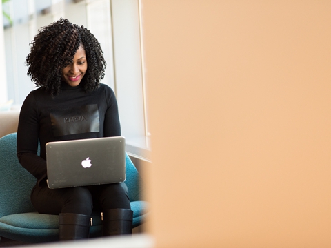 971區(qū)號國家及阿聯(lián)酋投資布局指南