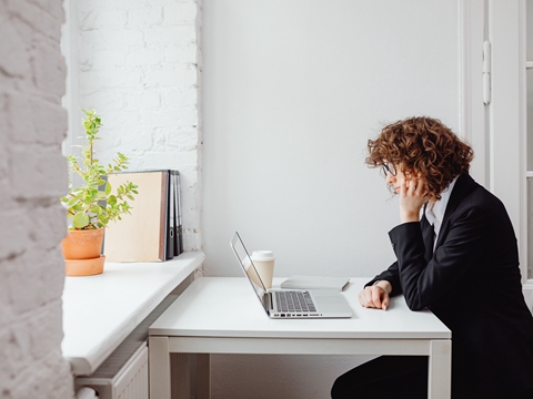 香港公司審計報告解析：投資者合規(guī)與國際化發(fā)展指南